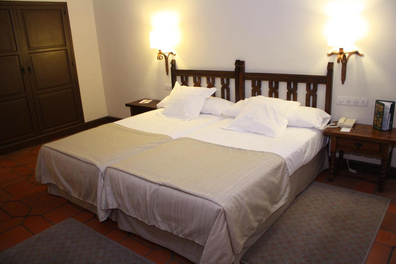 Parador De Ávila Екстериор снимка